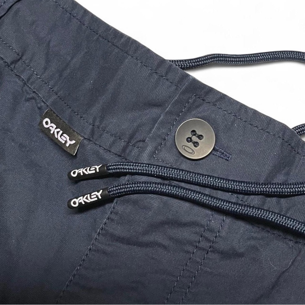Oakley Regular Fit Navy Blue Casual Golf Men’s Shorts Size 36 8.5 Inch Inseam